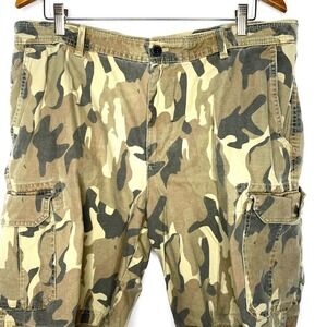 IZOD Camo Cargo Shorts Mens 38 Brown Camouflage Pockets Everyday Hiking Outdoors